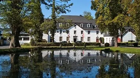Schloss Auel Boutique & Design Golf 酒店